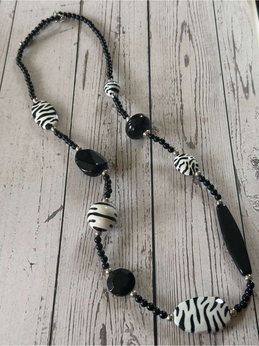 Black and White Zebra Bead Statement Necklace - Unknown Brand - Picture 2 of 2